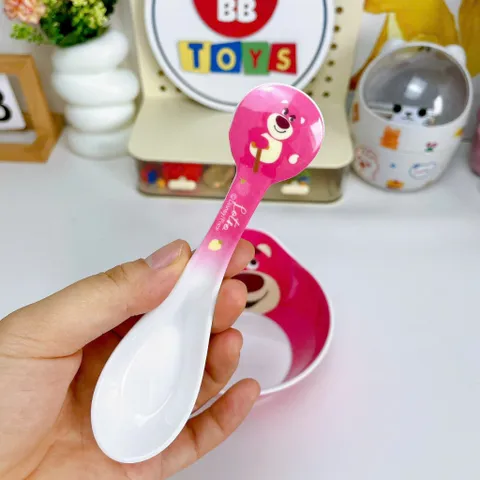 Bát Tô Chén Ăn Cơm Cho Bé Gấu Dâu Nhựa Melamine - Đồ Dùng Ăn Uống An Toàn, Dễ Dàng Vệ Sinh, Thiết Kế Dễ Thương 12.8cm