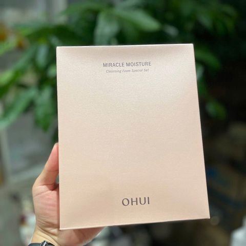 Set Sữa Rửa Mặt Ohui Miracle Moisture 200ml + 100ml - Làm Sạch Sâu, Dưỡng Ẩm, Phục Hồi Da, Phù Hợp Mọi Loại Da