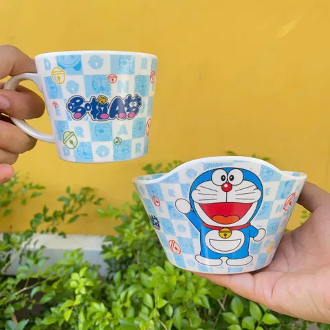 Bộ Set Bát Cốc Ly Nhựa Uống Nước Doraemon Cho Bé - Đồ Dùng Ăn Dặm An Toàn, Thiết Kế Ngộ Nghĩnh Cá Tính