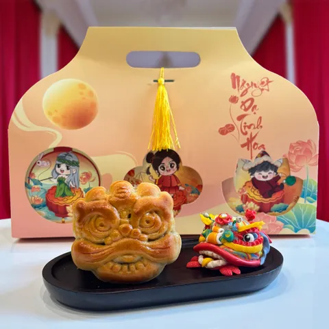 Hộp bánh trung thu 3 bánh Nguyệt Dạ Tinh Hoa từ Yumi làm Quà tặng Doanh nghiệp, Gia đình, Người thân, Người Yêu