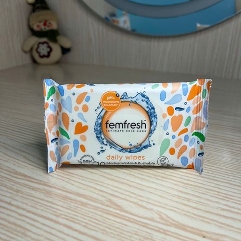 Khăn ướt vệ sinh vùng kín Femfresh - Đồ dùng hàng ngày, 10-25 tờ - An toàn cho da nhạy cảm, pH cân bằng, không cần rửa lại với nước