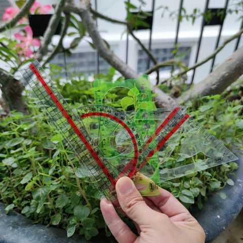 Bộ Thước Học Sinh 5 Món Nhựa Dẻo Bền Bỉ - Dụng Cụ Học Tập Thiết Kế Gọn Gàng Cho Tiểu Học, Hình Học, Vẽ, Đo Lường