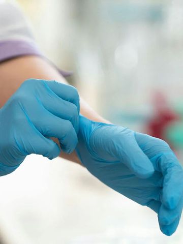 Găng tay Nitrile không bột Vglove màu xanh - Găng tay y tế dùng một lần, độ bám cao cho chế biến thực phẩm và chăm sóc sức khỏe