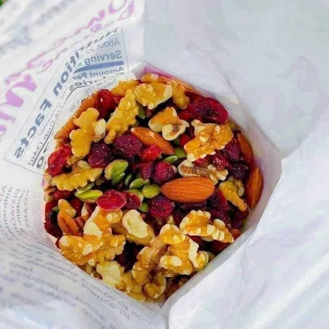 Hạt Mix Trái Cây Sấy Hữu Cơ Nature's Garden - Snack Packs 816g (24 Gói Nhỏ) - Thơm Ngon, Bổ Dưỡng, Lành Mạnh