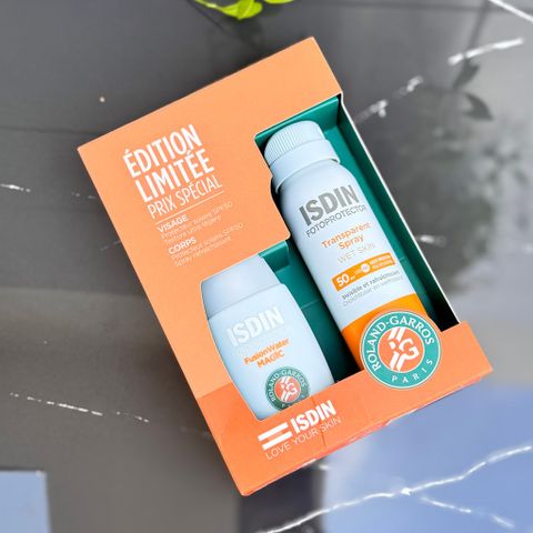 Set chống nắng ISDIN Fusion Water Magic SPF50 & Xịt Transparent Spray SPF50 - Bảo vệ da mặt và cơ thể hiệu quả, tiện lợi cho hoạt động ngoài trời.