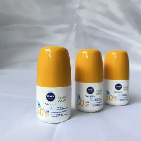 KEM CHỐNG NẮNG DÀNH CHO TRẺ SƠ SINH & TRẺ EM DÀNH CHO DA NHẠY CẢM SPF 50+ NIVEA Sun Kids Sensitive Sun Roller
