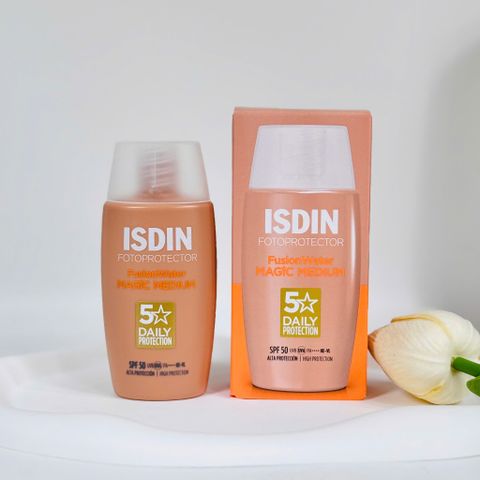 Kem Chống Nắng Tạo Màu Isdin Fusion Water Magic Medium SPF50 - Bảo Vệ Da, Lớp Nền Tự Nhiên, Che Khuyết Điểm, Cấp Ẩm