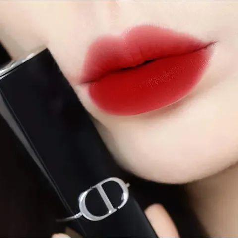 Son Dior Rouge Velvet 999 - Màu Đỏ Huyền Thoại, Chất Son Lì Mịn Cao Cấp, Lên Màu Sang Trọng Cho Tất Cả Tông Da