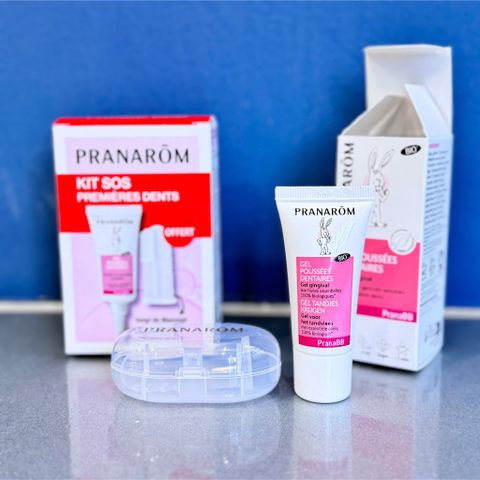 Bộ Pranarôm SOS Răng Sữa - Gel Hữu Cơ Giảm Đau Nướu + Găng Tay Silicon Dịu  Nhẹ Cho Bé Mọc Răng 100% Thiên Nhiên