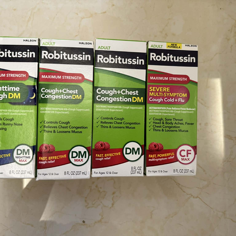 Siro giảm ho, đau ngực Robitussin Cough+Chest Congestion DM 237ml - Giúp giảm triệu chứng ho và thông khí dễ dàng, an toàn cho người lớn từ 12 tuổi.