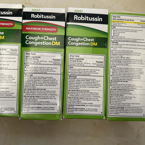 Siro giảm ho, đau ngực Robitussin Cough+Chest Congestion DM 237ml - Giúp giảm triệu chứng ho và thông khí dễ dàng, an toàn cho người lớn từ 12 tuổi.