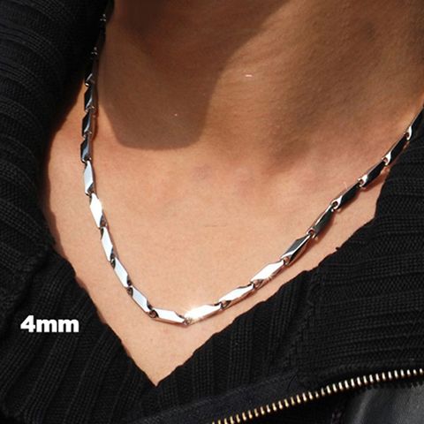 Dây Chuyền Nam Titan Cao Cấp Thời Trang Mạnh Mẽ - Chống Oxy Hóa và Trầy Xước, Phụ Kiện Nam Hình Hoả Tiễn