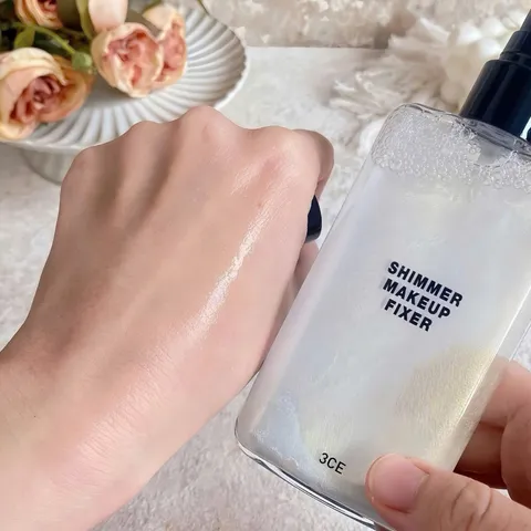 Xịt Khóa Nền 3CE Stylenanda Shimmer Makeup Fixer 95ml - Giữ lớp trang điểm bền lâu, tạo hiệu ứng bóng nhẹ, hoàn hảo cho mọi loại da.