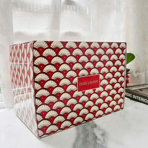 Set Vali Estee Lauder Holiday Blockbuster 2024 – Bộ 12 Món Dưỡng Da và Trang Điểm Cao Cấp, Quà Tặng Lễ Hội Tuyệt Vời