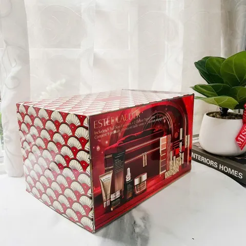 Set Vali Estee Lauder Holiday Blockbuster 2024 – Bộ 12 Món Dưỡng Da và Trang Điểm Cao Cấp, Quà Tặng Lễ Hội Tuyệt Vời