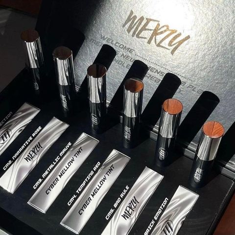 Son Merzy Cyber Mellow Tint CM1 - Đỏ Tươi, Son Lì Mềm Mại, Đầu Cọ Độc Đáo, Trang Điểm Tự Nhiên, Dễ Dàng Sử Dụng