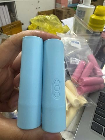 Son Dưỡng Môi EOS Bạc Hà 4g - Dưỡng Ẩm Môi Mát Lạnh, Hương Bạc Hà Tươi Mát, Sản Phẩm Làm Đẹp Thiết Yếu
