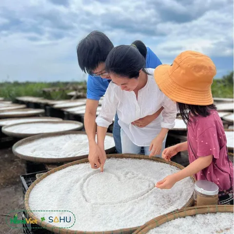 Muối Ngâm Rửa Sahu - 100% Muối Biển Tự Nhiên, Giúp Loại Bỏ Tạp Chất & Vi Khuẩn Trên Thực Phẩm Tươi Ngon & Vệ Sinh