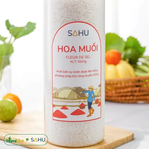 Hoa muối 1kg Sahu được làm từ 100% muối biển tự nhiên truyền thống không hóa chất