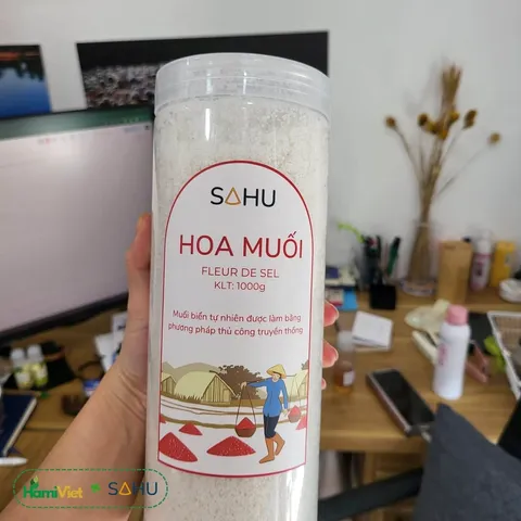 Hoa muối 1kg Sahu được làm từ 100% muối biển tự nhiên truyền thống không hóa chất