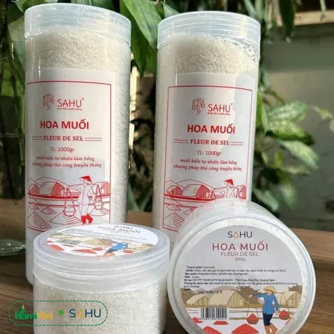 Hoa muối 1kg Sahu được làm từ 100% muối biển tự nhiên truyền thống không hóa chất