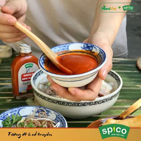 Tương Ớt Đình Hương Spico - Vị Cay Truyền Thống Bắc, Tự Nhiên, Không Hóa Chất, Chai Thủy Tinh 115g