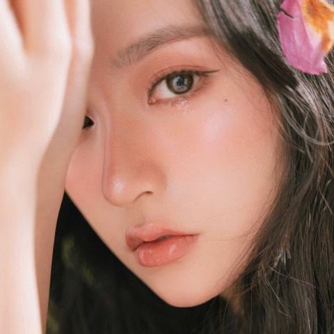 Son dưỡng Dior Addict Lip Glow 013 Hồng Nude 3.2g - Tạo màu sắc tự nhiên và quyến rũ cho đôi môi, sản phẩm dưỡng ẩm cao cấp chính hãng.
