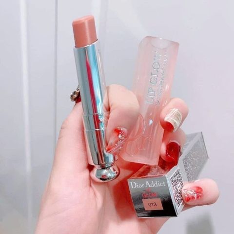 Son dưỡng Dior Addict Lip Glow 013 Hồng Nude 3.2g - Tạo màu sắc tự nhiên và quyến rũ cho đôi môi, sản phẩm dưỡng ẩm cao cấp chính hãng.