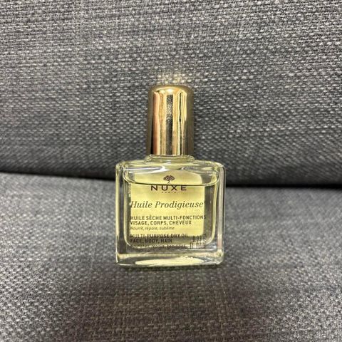 Dầu Khô Đa Năng Nuxe Huile Prodigieuse Mini 10ml - Dưỡng Ẩm Da Mặt, Cơ Thể & Tóc, Phục Hồi Tóc Hư Tổn, Tiện Lợi Mang Theo