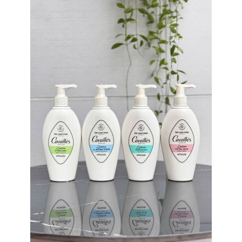 Dung Dịch Vệ Sinh Phụ Nữ Rogé Cavaillès - An Toàn, Dịu Nhẹ, Chiết Xuất Tự Nhiên - Duy Trì Độ Cân Bằng pH, Chăm Sóc Khỏe Mạnh, Chuẩn Pháp
