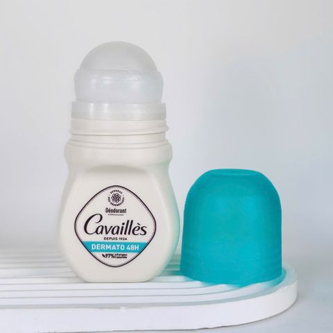 Lăn Khử Mùi Rogé Cavaillès Dermato 48h – Dịu Nhẹ Cho Da Nhạy Cảm, Hương Trà Xanh