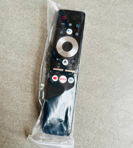 Điều Khiển Remote Tivi AQUA AQT - Giọng Nói Tích Hợp, Phím Bấm Êm Nhạy - Hàng Mới, Tặng Kèm Pin, Tương Thích Tivi SMART