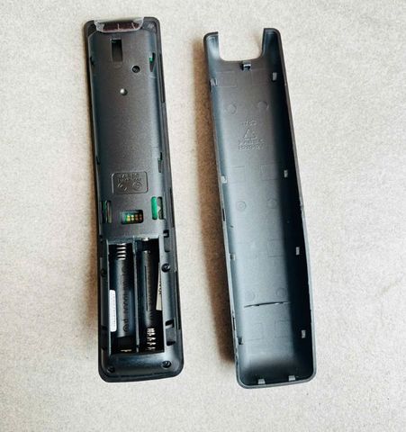 Điều Khiển Remote Tivi AQUA AQT - Giọng Nói Tích Hợp, Phím Bấm Êm Nhạy - Hàng Mới, Tặng Kèm Pin, Tương Thích Tivi SMART