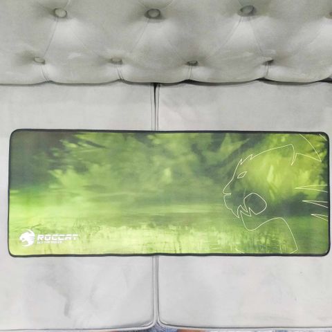 Miếng Lót Chuột Gaming Roccat Xanh Lá 80x30cm Chống Nước, Bề Mặt Trơn, Dày 3mm, Siêu Bền, Chống Trơn Trượt