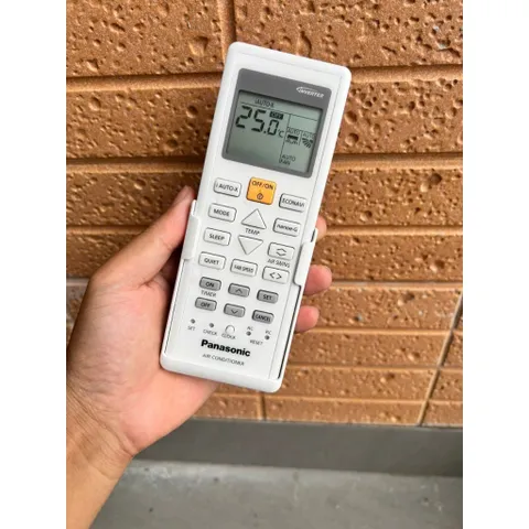 Điều khiển Điều Hòa Panasonic 2 Chiều Mới Fullbox - Giảm Sâu 16 Độ Kèm Pin và Đế Treo, Hàng Chính Hãng