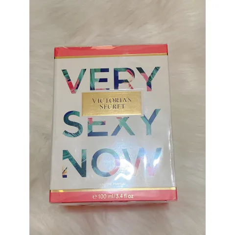 Nước Hoa Victoria's Secret EDP Very Sexy Now 100ml - Hương Dừa, Hoa Mariposa, Ổi Guava - Phong Cách Quyến Rũ, Tươi Mát Cho Nữ