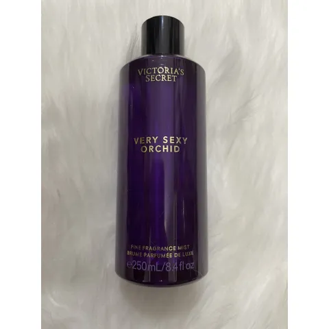 Xịt thơm Victoria’s Secret Very Sexy Sea và Very Sexy Orchid 250ml - Hương biển tươi mát và phong lan quyến rũ, hoàn hảo cho mùa hè.