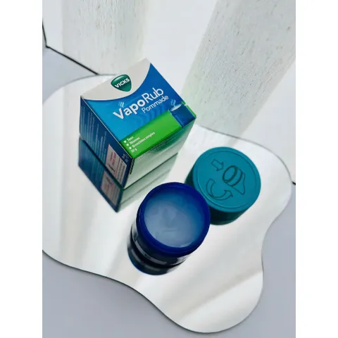 Sáp mỡ ấm ngực Vabo Rub giữ ấm, giảm ho, nghẹt mũi hũ 50g