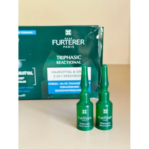 Tinh chất giảm rụng tóc, tóc chắc khoẻ Furterer Triphasic Reactional 2in1 hộp 12 ống vỏ móp