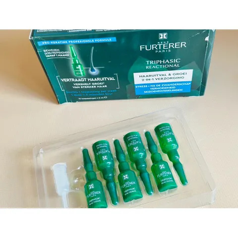 Tinh chất giảm rụng tóc, tóc chắc khoẻ Furterer Triphasic Reactional 2in1 hộp 12 ống vỏ móp
