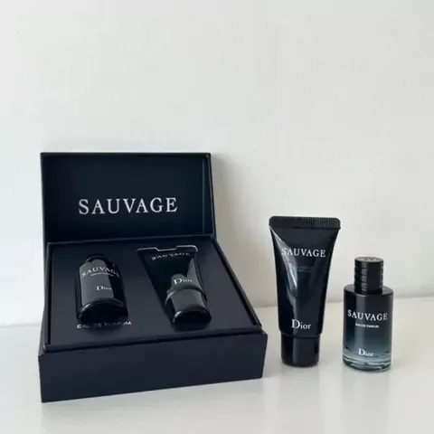 Set Nước Hoa Dior Sauvage EDP Mini Gentleman 10ml + Sữa Tắm 20ml Chính Hãng