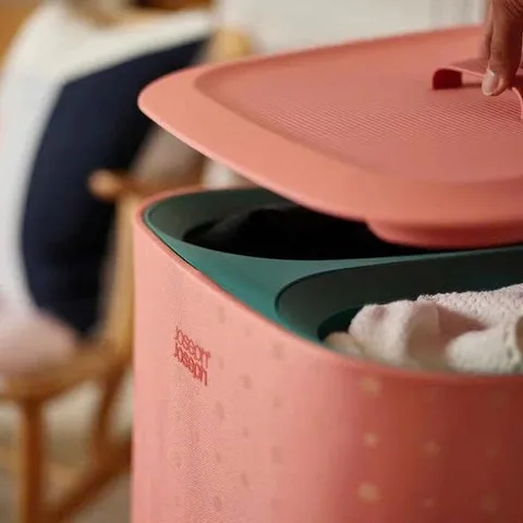 Giỏ đựng quần áo thông minh 2 ngăn Joseph Joseph Tota 60L màu cam chấm bi - Giúp phân loại và mang theo dễ dàng