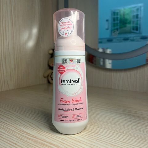 Bọt Vệ Sinh Phụ Nữ Femfresh 150ml - Chiết Xuất Bơ Karité & Sữa Yến Mạch, Kháng Khuẩn, Dưỡng Ẩm, Ngăn Ngừa Viêm Nhiễm