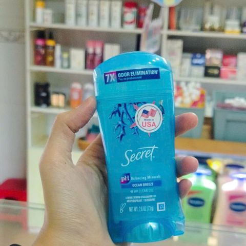 Lăn khử mùi Secret Ocean Breeze Clear Gel 48H 73g - Khô thoáng, Hương thơm tươi mát, Giữ cho cơ thể tự tin suốt cả ngày