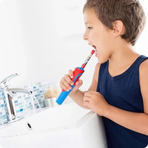 Bàn chải điện Oral-B cho bé trai - Chăm sóc răng miệng hiệu quả với công nghệ sóng siêu âm - Thiết kế sinh động, dễ sử dụng