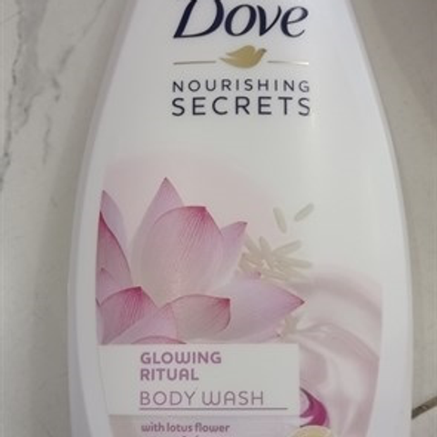 Sữa tắm Dove Chiết Xuất Hoa Sen 750ml - Dưỡng Ẩm, Làm Mềm Da, Thư Giãn Tinh Thần, Phù Hợp Với Da Nhạy Cảm