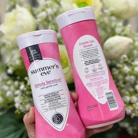Dung dịch vệ sinh Summer's Eve Simply Sensitive Cleansing 444ml (hồng nhạt)