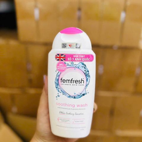 Dung dịch vệ sinh Femfresh Intimate Skin Care Soothing Wash 250ml