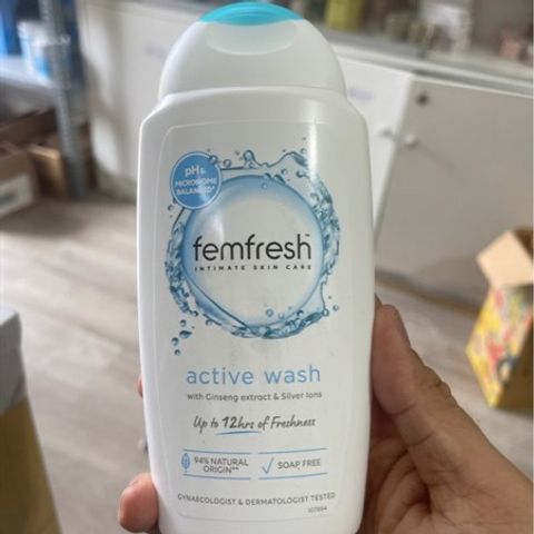 Dung dịch vệ sinh phụ nữ Femfresh Active Fresh Wash 250ml Xanh Dương - Dưỡng ẩm, Làm sạch nhẹ nhàng, Phù hợp cho da nhạy cảm