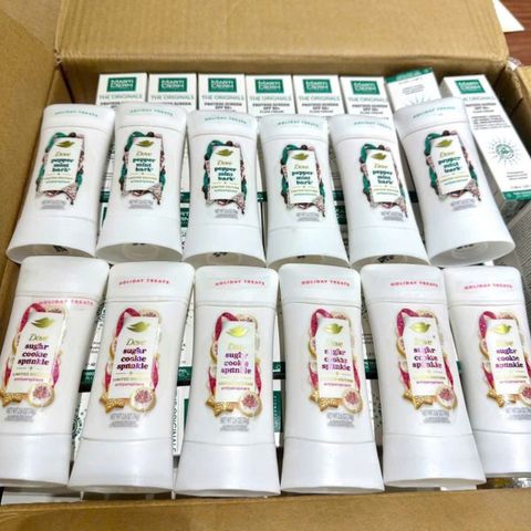 Lăn Khử Mùi Dove Sugar Cookie Sprinkle 74g - Hương Bánh Quy Ngọt Ngào, Kháng Khuẩn Hiệu Quả, Dễ Dàng Mang Theo